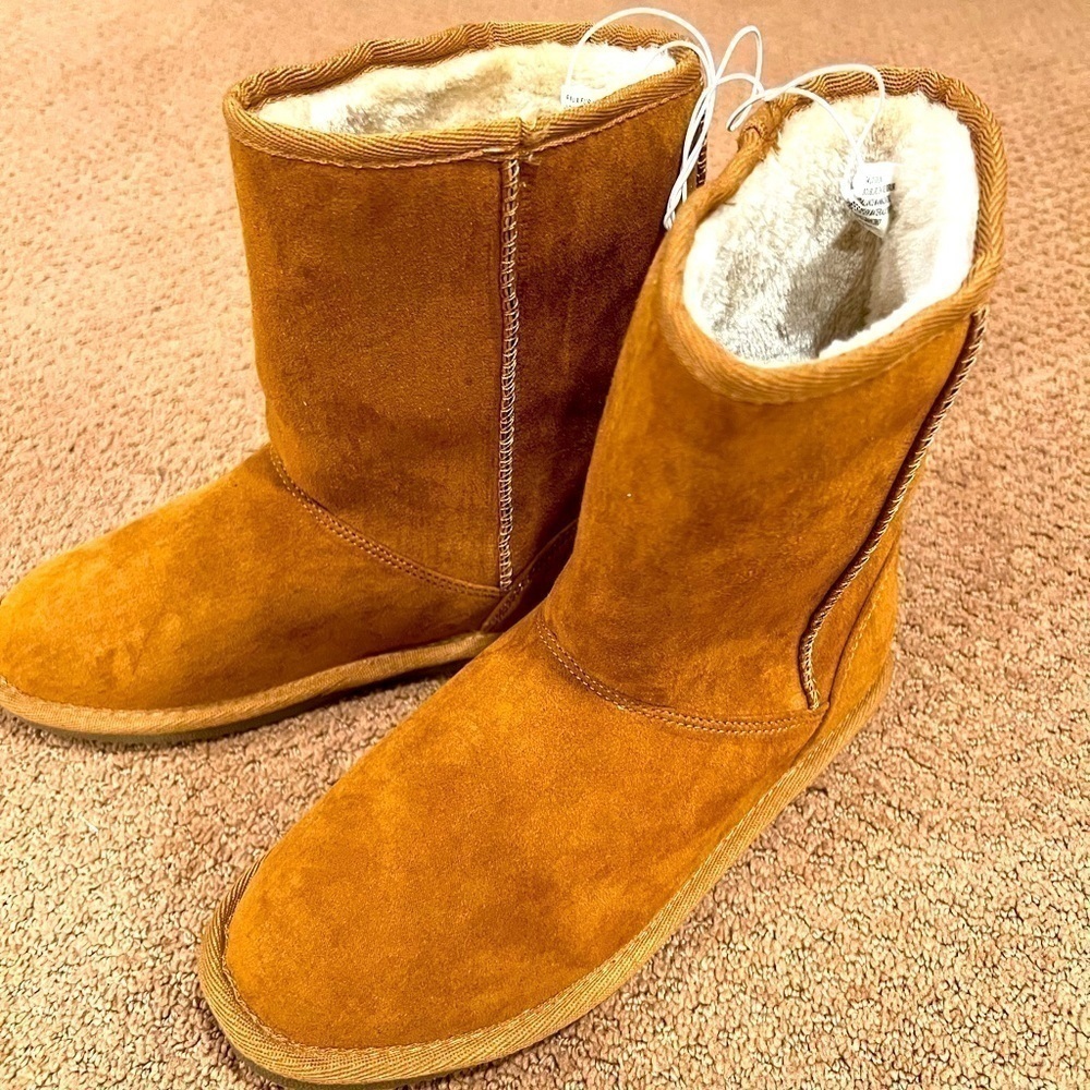Brand New Harper Canyon Camel Faux Suede Girls Boots Size 4